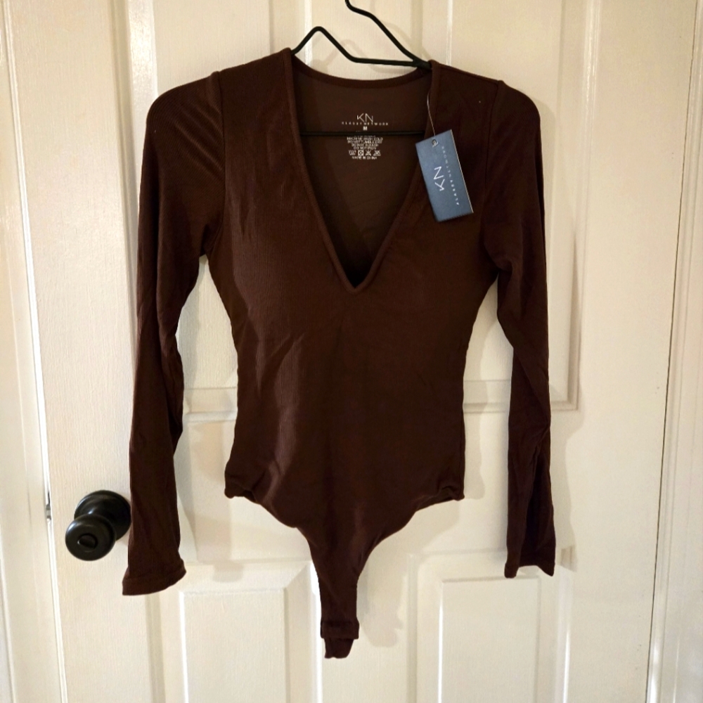 Klassy Network Deep V bramisuit NWT size M